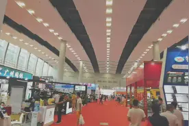 世界很大，多出去走一走！很多梦想都可以实现#奔驰c位大片视频封面