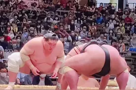 在五月份时候的优胜之战，当时两个人争优胜互相赢一局，目前白鹏将退役，也就只有#贵景胜 有实力能与其一战#相扑