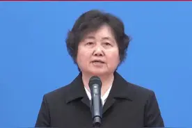 李有毅委员回答本台记者提问：很担心曾经的教育乱象，学生放学不是上培训班，就是在去培训班的路上…视频封面