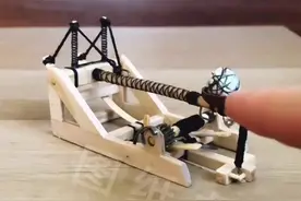 15世纪德国发明，主要用于防御城市或战场上的步兵。但使用时间不长，因为很快就有了火藥炮#创作灵感 #中世纪#投石机@DOU+小助手