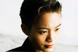 @王霜，1995年1月23日出生于湖北省武汉市，中国足球运动员，场上司职中场。2022年，王霜帮助中国女足夺得亚洲杯冠军#岁月的痕迹 #传递正能量视频封面