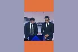 #刘烨 与老婆一起下台这家庭地位就显出来了🤣视频封面