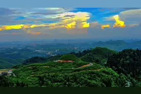 贵阳观山湖区牛角坡，一个可以欣赏晚霞和看夜景的网红打卡地
