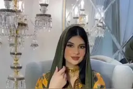 #热门话题 #抖音看世界 #迪拜 #持续关注持续精彩 阿拉伯女性白天躲在黑袍和面纱背后，到了晚上尽是另一面