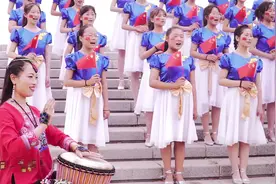  
临沂第二十九中学唱响《我和我的祖国》