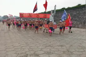 今天是1966年7月16日毛主席畅游长江56周年纪念日