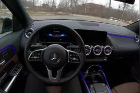 第一视角 试驾2021全新奔驰GLA250 四驱 小车也豪华#抖音汽车视频封面