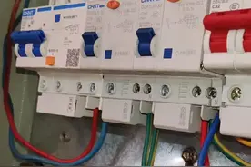 说下雨打雷后跳闸了，是打雷造成的电路击穿跳闸吗？欢迎评论区指点。视频封面