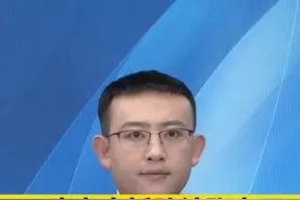 1月11日，在事件发酵之后的第三天，在民警的见证下，该名73岁在超市朝收银员摔菜的老人，终于来到超市向女收银员视频封面