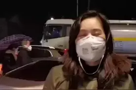 #记者直击： #武汉关闭离汉通道之国道现场 道路出现拥堵，车主们表示理解