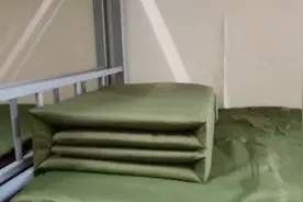 军训被子三面被折叠方法教学实拍