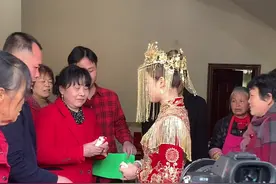 @抖音短视频 扯了绿布不要回头，娘家婆家以后会发展的一样好#婚俗 #习俗#莆田#接亲视频封面