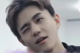 KPL颜值前五的电竞男神，九尾只排第三，第一名竟然是他？姐妹们快来认领老公啦！🫣🫣🫣 #kpl #王者 #电竞 #颜值 #男神 #诺言 #九尾 #一诺 #张大仙 #无畏