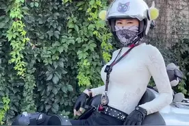 坐摩托车后座也是有要求的哦。#摩托车 #机车 #安全骑行视频封面