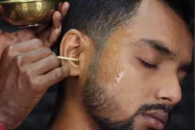 解压日常:《睡前小视频》芥末油清洁耳朵 去除耳垢视频封面