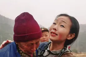 #农村人爱演艺 #韩英#娘的眼泪 #看完泪目谁能看懂其中的酸楚 ？@DOU+小助手 ！