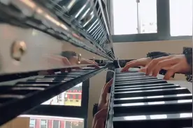 这几年谢谢各位的婚礼邀请，真的好遗憾不能到场为你们献上祝福