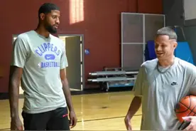 街头传奇教授面对面教NBA球星保罗·乔治街头篮球过人招式