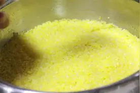 李姐做醪糟每次都用糯米，第一次做玉米糁醪糟，原来做法很简单！ #抖音美食