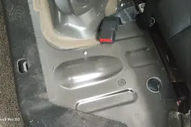 轩逸后排座椅拆装