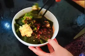 #广元接地气乡村美食 臭黄荆叶是一种中药药材，可抗癌解毒消肿