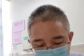 手指被门挤了，怎么护理？#家庭教育 #儿科科普 #手指被门夹了 