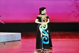 张馨月，女，北京京剧院 国家一级演员。工青衣、花衫，宗梅派