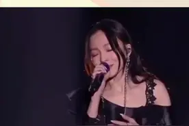 #张韶涵谈母亲的背叛，在最当红的时候把她从最高的位置上拉下来视频封面