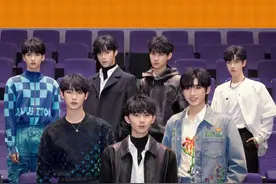 #时代峰峻 的工作人员多少有点油麦在身上😂#时代少年团  @抖音短视频 @DOU+小助手视频封面