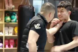 人身上本体的武器应用至“手指”的用法！拿弱点，鹰爪力#武术 #功夫 #防身术 #传统武术 #擒拿 #形意拳视频封面