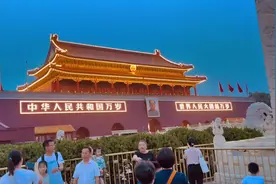 捕捉到天安门亮灯仪式，原来城楼亮灯也是有顺序的 #天安门夜景