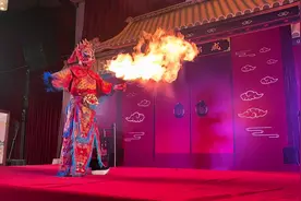 #川剧变脸 #现场实拍  吐火，说变脸就变脸视频封面