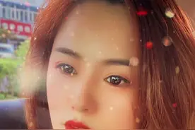 最近很有感触的一句话：“顶着一把破伞淋雨，不如淋雨！” 我想它的意思是：与其将就，不如单身！ #创作灵感