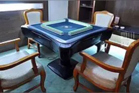 #四川终止麻将馆营业禁令四川发布最新公告，终止暂停麻将馆、茶室、网吧等有交叉传染风险的经营场所开业的规定。视频封面