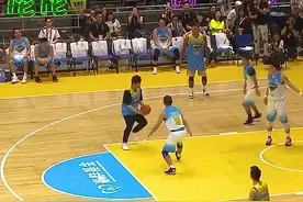 这么多年了周董还没从大灌篮里走出来😂#dou来nba 视频封面