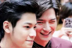 新的一年，新的一个号！眼熟的姐妹来个关注呀😘#singtokrist #明星 #宝藏男孩 #他泰