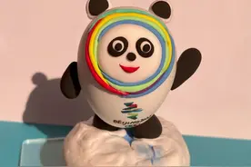 买不到2022冬奥吉祥物冰墩墩，自己动手捏一个。助力冬奥，中国加油💪#冰雪2022 #粘土手工 #冰墩墩 #冬奥会 #2022冬奥会 #抖音青少年 @抖音短视频 @奥林匹克运动会视频封面