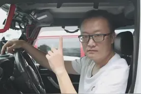 三菱全新得利卡D5，一辆可以去越野的“面包车”#带你懂车 #面包车 #这届车主有fu了 #越野 @野猪开车