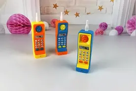 大哥大玩具电话，带音乐可咬仿真手机，柔软可捏，硅胶材质视频封面