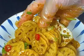 莲藕新上市的季节，做个超脆爽的凉拌藕片吃吃吧。#美食趣味计划 #在家做个拿手菜 #线上不打烊视频封面