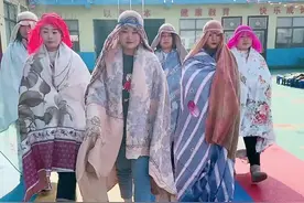 头顶一块布我们就是：迪拜大亨#头顶一块布天下我最富 #头顶白布迪拜首富