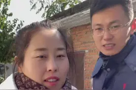 面对突如其来的降温，这一院子花草让我老公措手不及，幸好老爸早有准备，自己搭了一个简易的花房，但愿这些花都能平安过冬。冬天真的来了，春天也不远了😆😼 视频封面