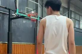 一期超认真扣篮教学！你的摸高能抓到篮筐吗？可能你离扣篮就差这一条视频#篮球🏀 #临汾 #勉扣 @DOU+小助手