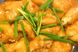 #厨房有你才够香  @胡姬花古法花生油油豆腐最简单的做法好吃，又下饭@DOU+小助手 ￼#美食