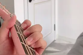 如何让老妈心甘情愿给你买琴，学fei了嘛#吉他一宸 #吉他 #孝顺 #家庭 #套路