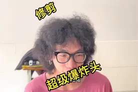 谁能拒绝看完剪一个爆炸头呢~ #校园barber #barber美式理发文化视频封面