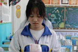 #点钞 点钞技巧大展示。@抖音短视频