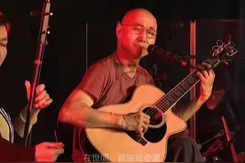 当#莫文蔚 #李健 #谭维维 #黄亮辉 #卢冠廷 共同演唱同一首歌《#一生所爱》，你更喜欢哪个版本？视频封面