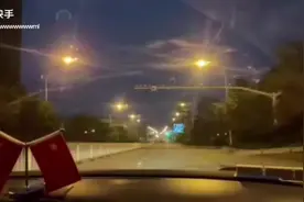 爱在两腿之间，情在高潮之后，誓言总在上床前