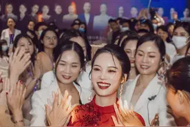 zui感人的求婚词应该怎么说？#女人#婚姻#口才#梁宸瑜视频封面